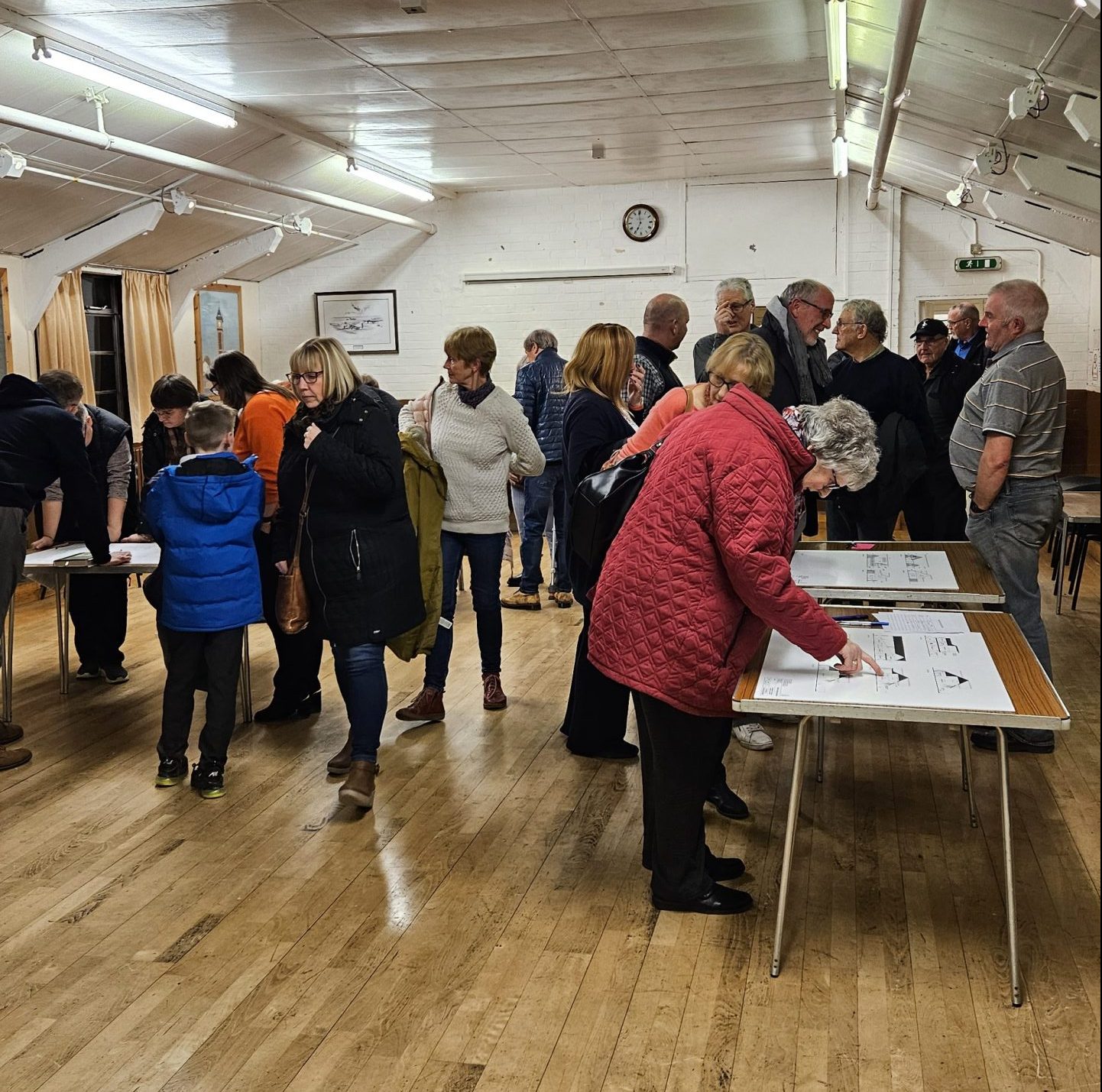 NPC public exhibition, residents viewing plans